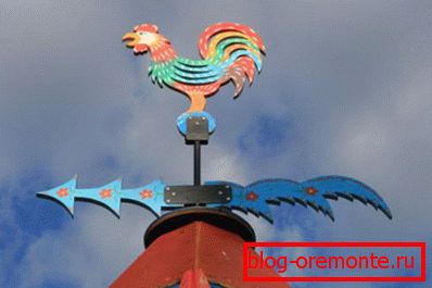 Ване во форма на петел направен од насликани дрво