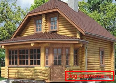 Застаклен дрвен трем
