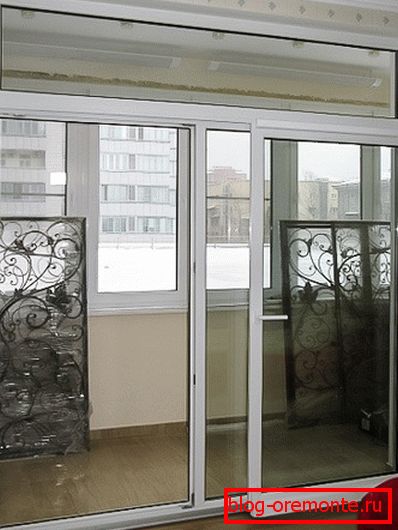 Ние користиме лизгачки врати на балконот Ние користиме лизгачки врати на балконот