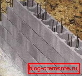 Бетонските блокови се неопходни за изградба на ленти Бетонските блокови се неопходни за изградба на ленти