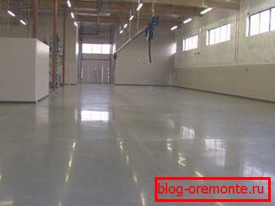Бетонски под по пеглање, фугирање и полирање Бетонски под по пеглање, фугирање и полирање