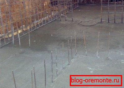Електродите се ставаат однапред или се заглавени во свежо фрлен раствор. Електродите се ставаат однапред или се заглавени во свежо фрлен раствор.