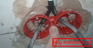 Фиксација на пластични елементи со кит