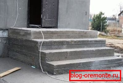Фотографија на бетонска база. Фотографија на бетонска база.