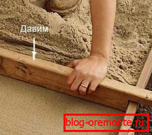 Песок и чакал се многу погодни за да се изедначат со едноставна пресечка на ширината на патеката. Песок и чакал се многу погодни за да се изедначат со едноставна пресечка на ширината на патеката.