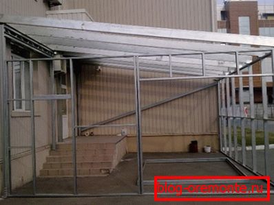 Иако не е под гаража, но принципот е прикажан неверојатно. Иако не е под гаража, но принципот е прикажан неверојатно.