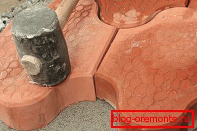 Алатка за исправување и израмнување на површината. Алатка за исправување и израмнување на површината.