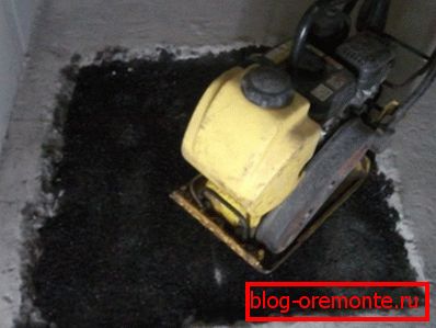 Употребата на овој материјал за поправка на подови со истовремено создавање на хидроизолација Употребата на овој материјал за поправка на подови со истовремено создавање на хидроизолација
