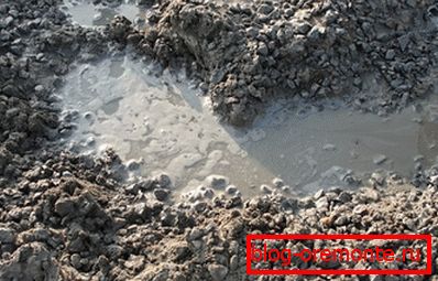 Класична мешавина на песок, цемент, чакал и вода. Класична мешавина на песок, цемент, чакал и вода.