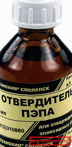 Во фото - зацврстувач Во фото - зацврстувач