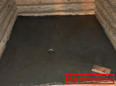 Сликата е пример за подот со наклон кон одводот