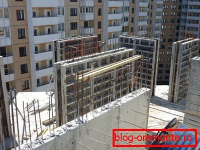 Конвенционалниот цементно песок малтер без армирање ја нема потребната сила, поради што присуството на арматурен кафез е едноставно неопходно за време на бетонирање Конвенционалниот цементно песок малтер без армирање ја нема потребната сила, поради што присуството на арматурен кафез е едноставно неопходно за време на бетонирање