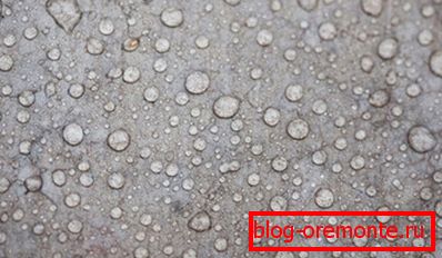 Совршено ја отфрла влагата без да ја апсорбира. Ова им овозможува да се користи дури и за фондации. Совршено ја отфрла влагата без да ја апсорбира. Ова им овозможува да се користи дури и за фондации.
