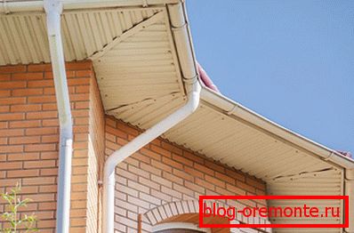 Како да се урне корниз со професионален тротоар