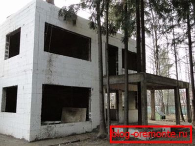 По завршувањето на работата се добива мазна површина која е пријатна за завршна обработка. По завршувањето на работата се добива мазна површина која е пријатна за завршна обработка.