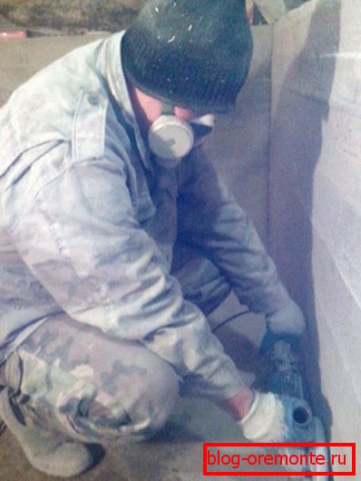 Речиси секогаш, овој процес е поврзан со ослободување на големи количества прашина, што соодветно подразбира употреба на лична заштитна опрема. Речиси секогаш, овој процес е поврзан со ослободување на големи количества прашина, што соодветно подразбира употреба на лична заштитна опрема.