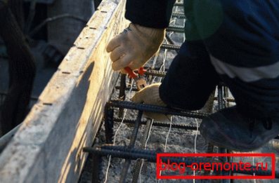 Точноста е важна за време на монтажните работи. Точноста е важна за време на монтажните работи.