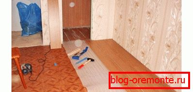 Процесот на поставување на ламинат