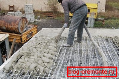 Лиење процес со автоматско исхрана на растворот Лиење процес со автоматско исхрана на растворот