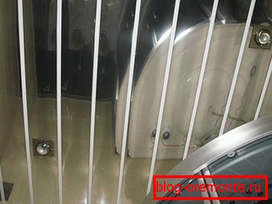 Огледало во бањата Огледало во бањата