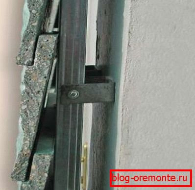 Прицврстување на панели на вертикален метален профил Прицврстување на панели на вертикален метален профил
