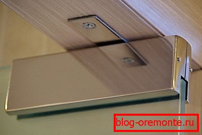 Горна јамка на свитливото капаче Горна јамка на свитливото капаче