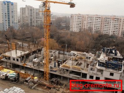Изградба на објектот со користење на бетонски конструкции за поделба на подови Изградба на објектот со користење на бетонски конструкции за поделба на подови