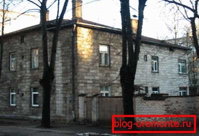 Ова е фасадата на мобилен бетон без премаз. Ова е фасадата на мобилен бетон без премаз.