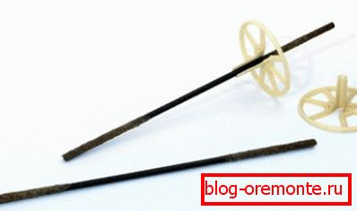 Ова е како изгледаат пластични врски со прицврстувачи за изолација. Ова е како изгледаат пластични врски со прицврстувачи за изолација.