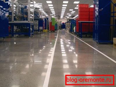 Добивање на подот во производната работилница