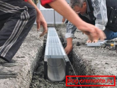 Инсталирање на фиоката на бетонски рампа. Инсталирање на фиоката на бетонски рампа.