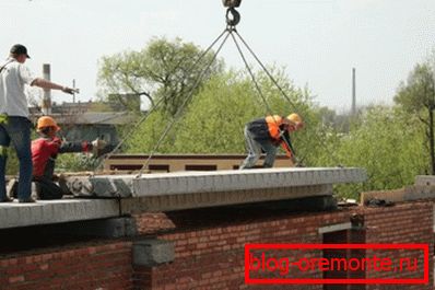 Инсталирање на подната плоча со кран Инсталирање на подната плоча со кран