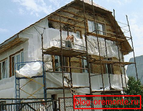 Се загреваме од фондацијата до покривот