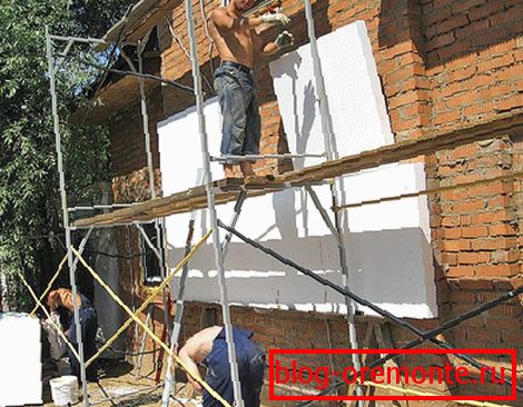 Самата фасада ја загреваме