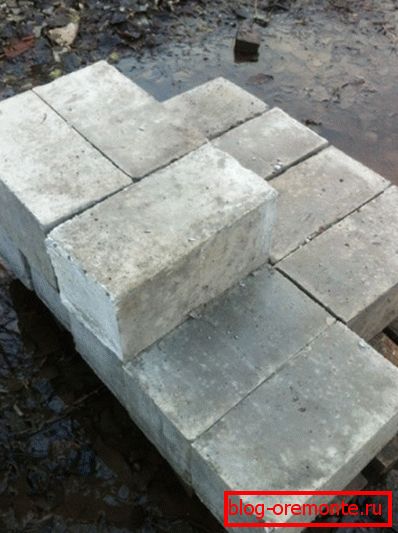 Тежината на бетонскиот блок 200x200x400b не надминува 35 кг Тежината на бетонскиот блок 200x200x400b не надминува 35 кг