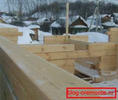 Подигнувањето на дрвната конструкција. Подигнувањето на дрвната конструкција.