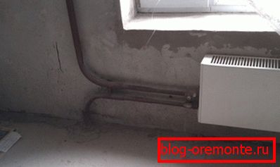 Усогласување на ѕидната површина под прозорецот праг со користење мешавина од овој бренд. Усогласување на ѕидната површина под прозорецот праг со користење мешавина од овој бренд.