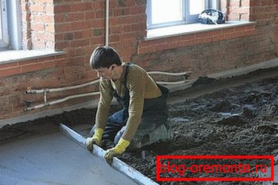 Пополнувањето на подот со бетон во приватна куќа е одговорно прашање, но кое може да се постигне. Пополнувањето на подот со бетон во приватна куќа е одговорно прашање, но кое може да се постигне.