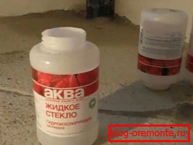 Течното стакло ги подобрува својствата на водата од подот.